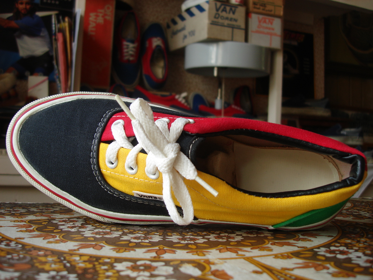 Vans store rasta era